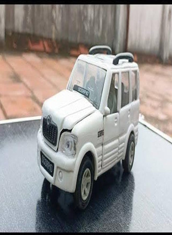 لعبة سيارة كولين أراي سكوربيو للأطفال، تعمل بالسحب للخلف، مع أبواب ومحرك وفتحة صندوق الأمتعة - 99، متعددة الألوان - Image 2